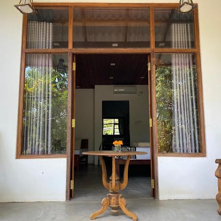 The Dale Mirissa Hotel Exterior photo