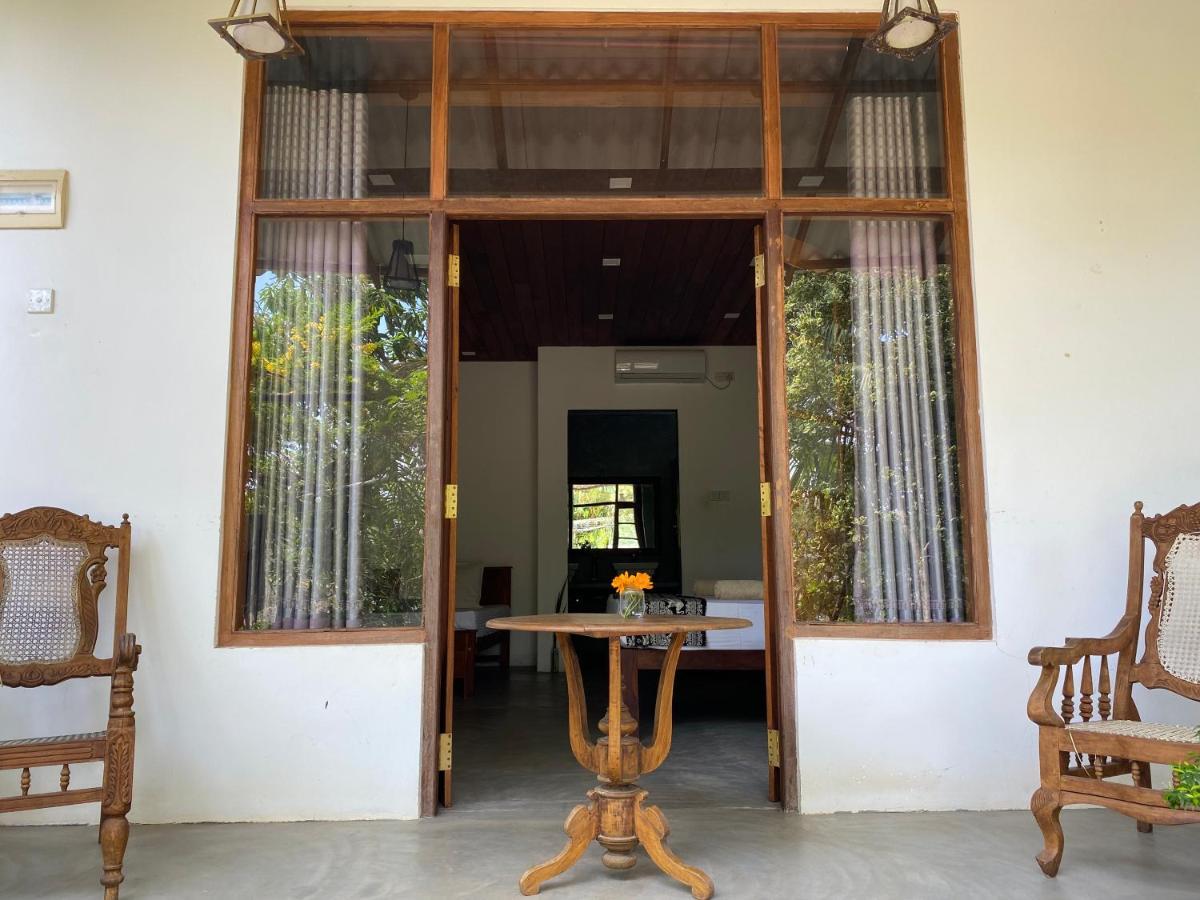 The Dale Mirissa Hotel Exterior photo
