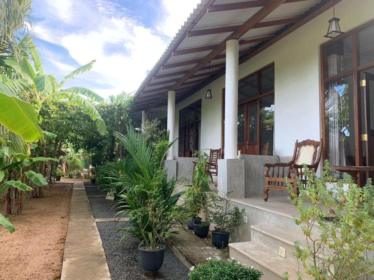 The Dale Mirissa Hotel Exterior photo