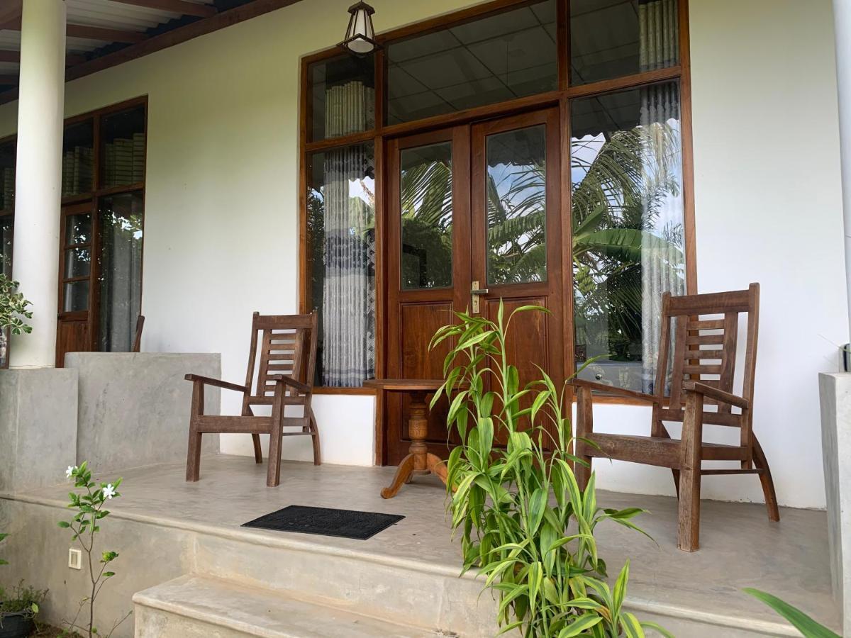The Dale Mirissa Hotel Exterior photo